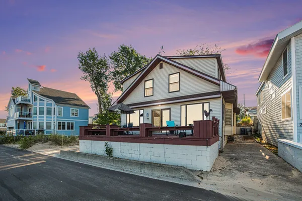 $1,995,000 | 30 Lakeshore Drive, South Haven, MI 49090