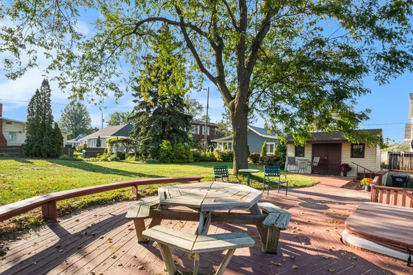 $1,995,000 | 30 Lakeshore Drive, South Haven, MI 49090
