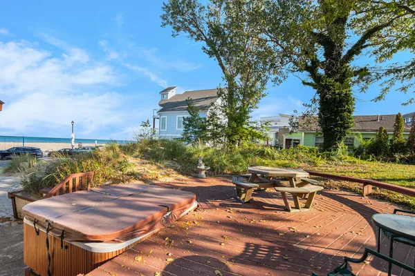$1,995,000 | 30 Lakeshore Drive, South Haven, MI 49090