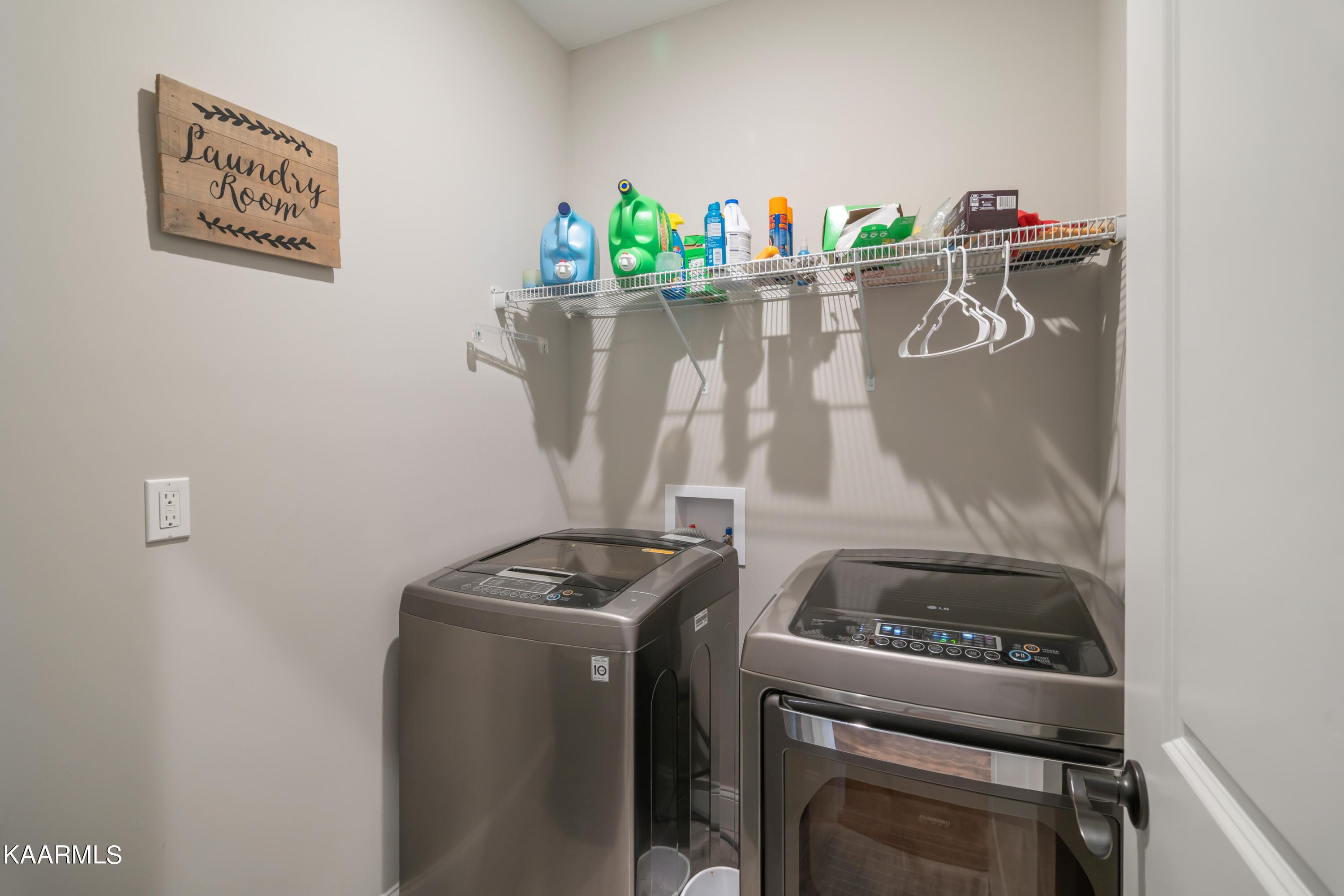 1147 Sky Top Lane Powell, TN 37849 - Photo 21 of 35 1147 Sky Top Ln-16