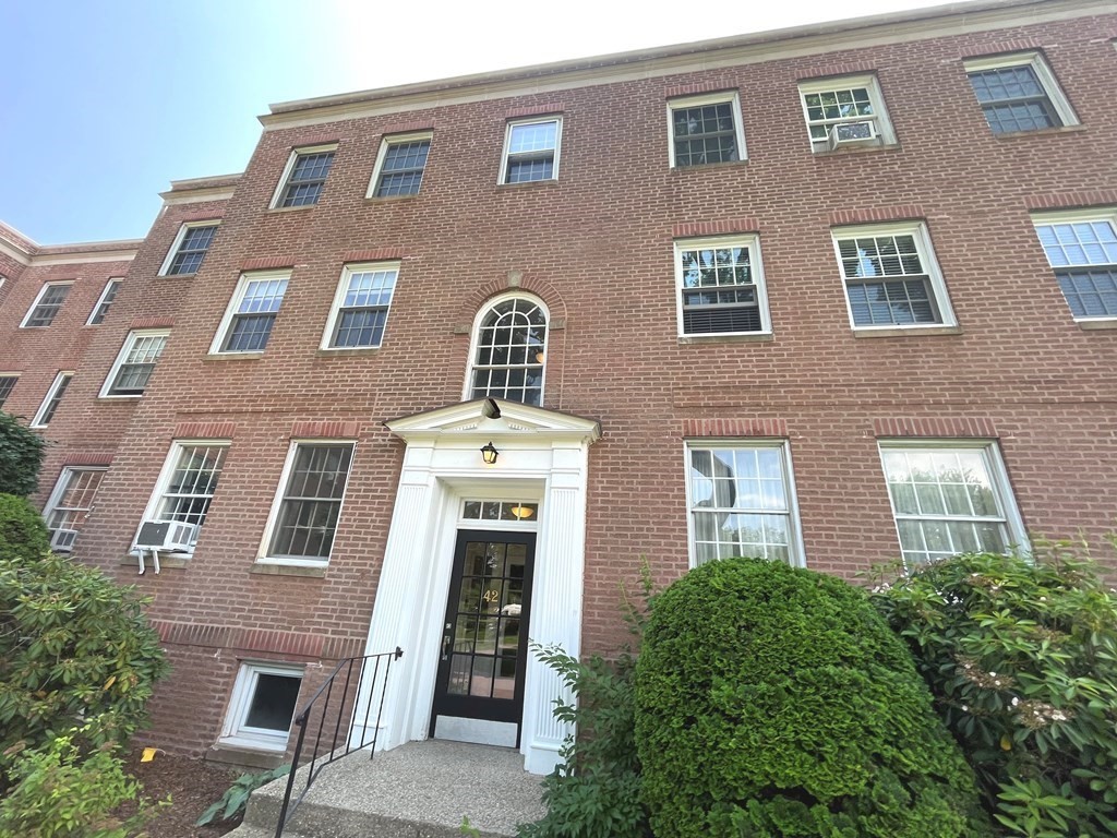 42 Browne Street, Unit 2 Brookline, MA 02446 - Photo 2 of 12