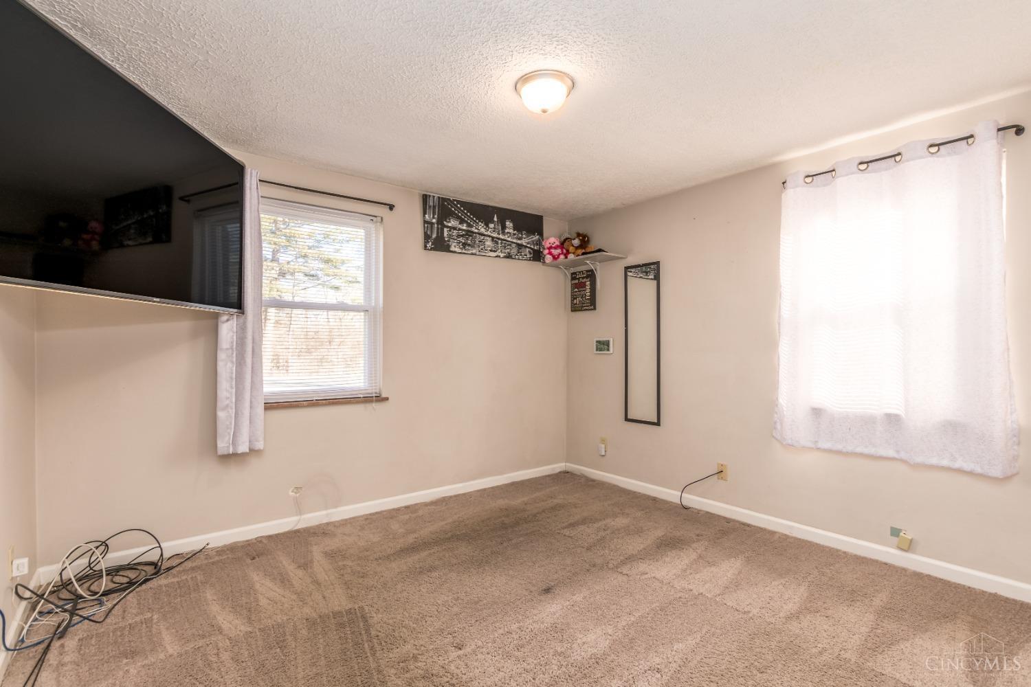 111 Riddle Road Woodlawn, OH 45215 - Photo 14 of 25