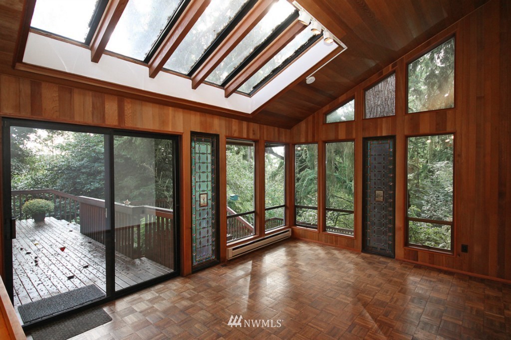 10823 Southeast 12th Street Bellevue, WA 98004 - Photo 8 of 15