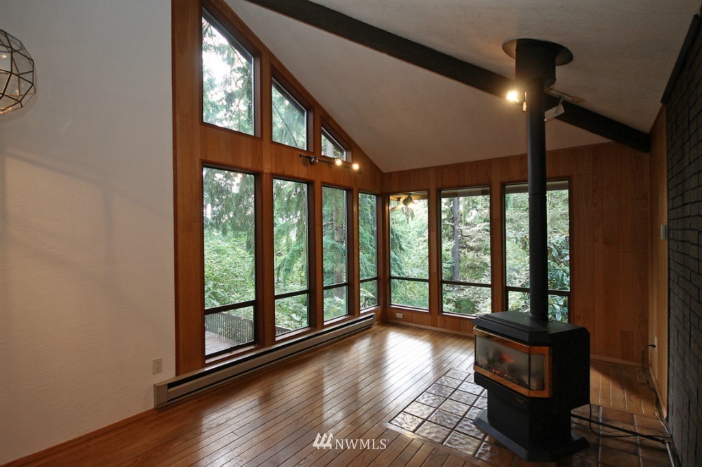 10823 Southeast 12th Street Bellevue, WA 98004 - Photo 9 of 15