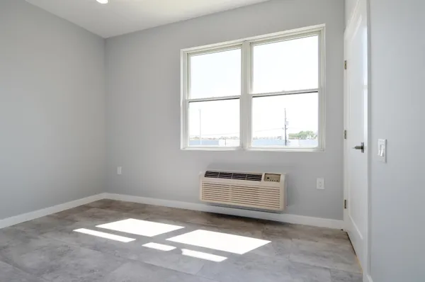 $2,145 | 82-84 East 31st Street, Unit 202, Bayonne, NJ 07002