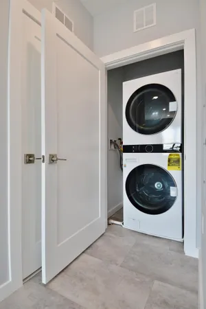 $2,145 | 82-84 East 31st Street, Unit 202, Bayonne, NJ 07002