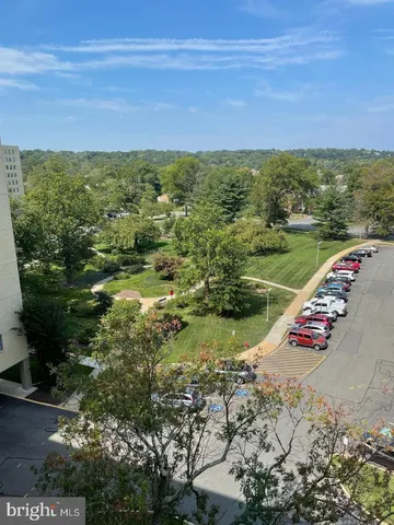 $2,100 | 6631 Wakefield Drive, Unit 717, Alexandria, VA 22307