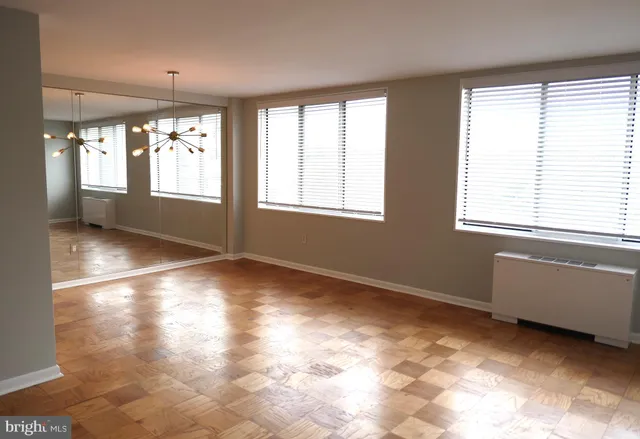 $2,100 | 6631 Wakefield Drive, Unit 717, Alexandria, VA 22307