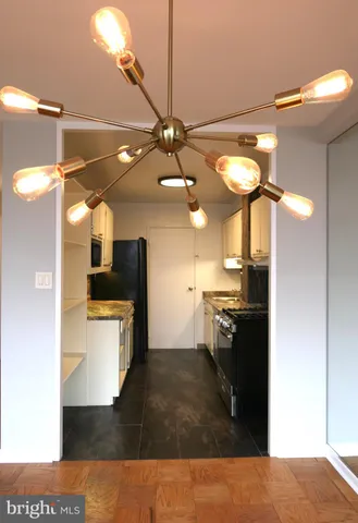 $2,100 | 6631 Wakefield Drive, Unit 717, Alexandria, VA 22307