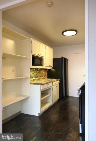 $2,100 | 6631 Wakefield Drive, Unit 717, Alexandria, VA 22307