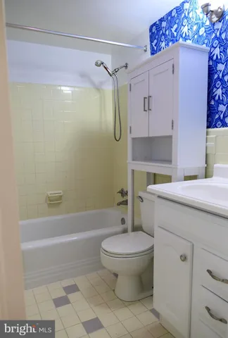 $2,100 | 6631 Wakefield Drive, Unit 717, Alexandria, VA 22307