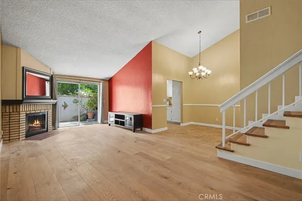 $2,700 | 21019 Gresham Street, Unit 22, Canoga Park, CA 91304