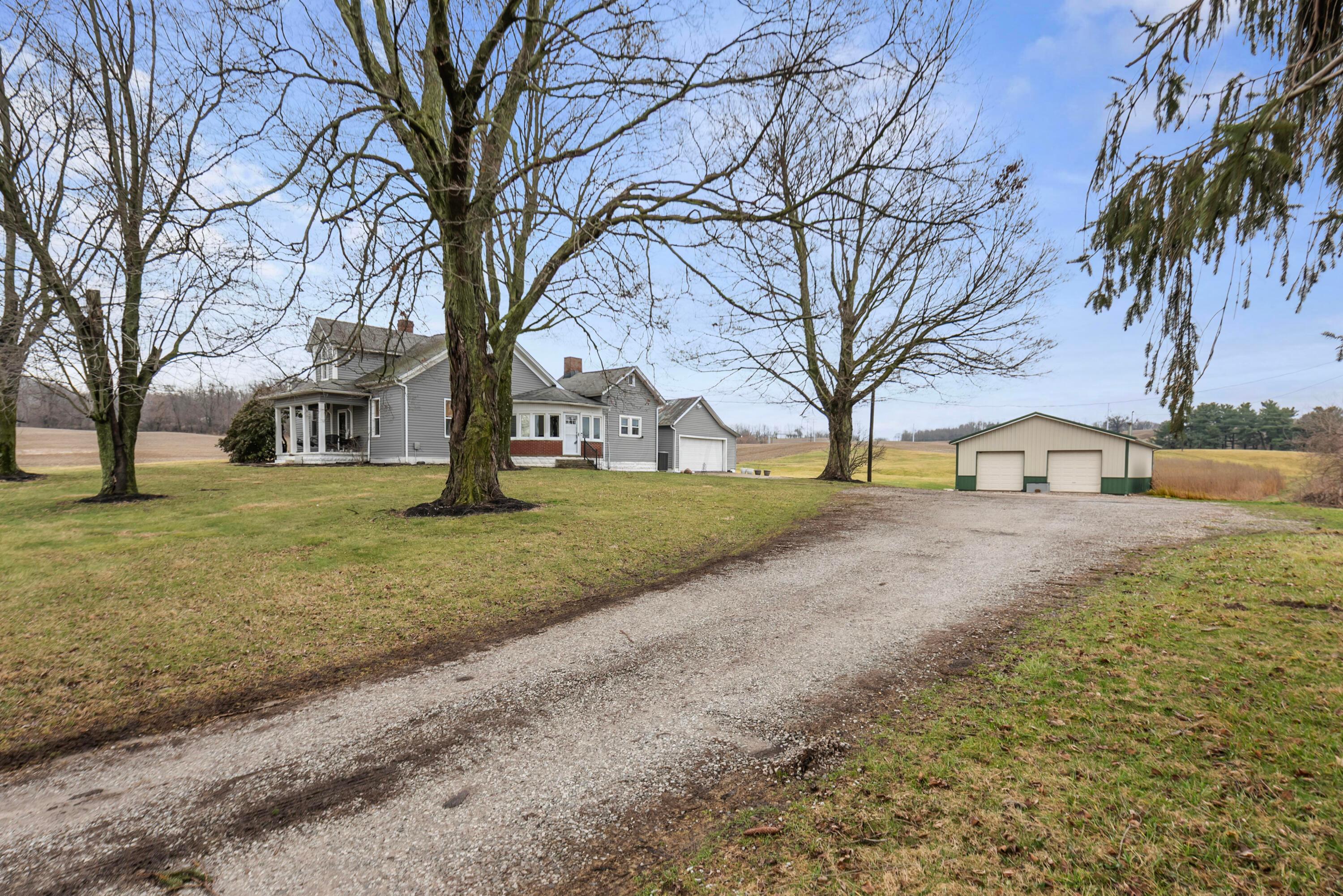 4640 Chillicothe Lancaster Road Southwest Lancaster, OH 43130 - Photo 1 of 63 Driveway