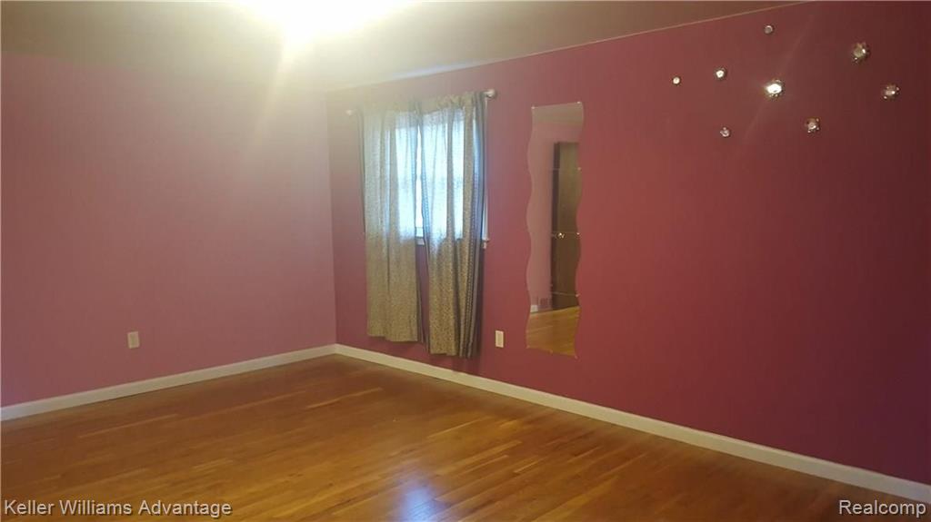 31000 Oak Valley Drive Farmington Hills, MI 48331 - Photo 9 of 19