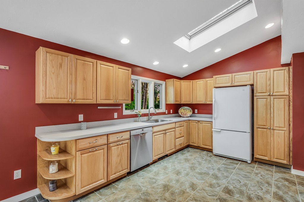 209 White Pond Road Hudson, MA 01749 - Photo 11 of 24 Gallery Image 11