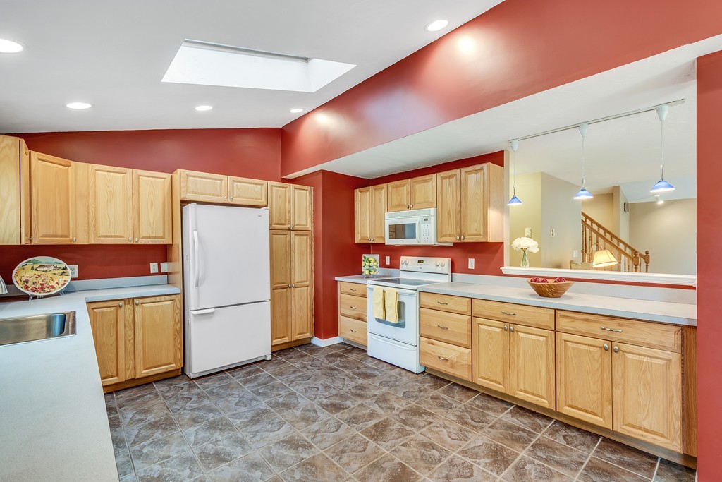 209 White Pond Road Hudson, MA 01749 - Photo 10 of 24 Gallery Image 10