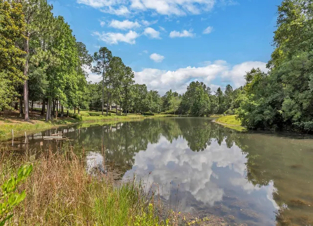 $2,300 | 202 Shell Drive, Crestview, FL 32536