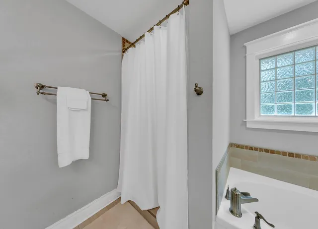 $2,300 | 202 Shell Drive, Crestview, FL 32536