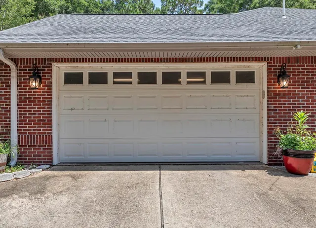 $2,300 | 202 Shell Drive, Crestview, FL 32536
