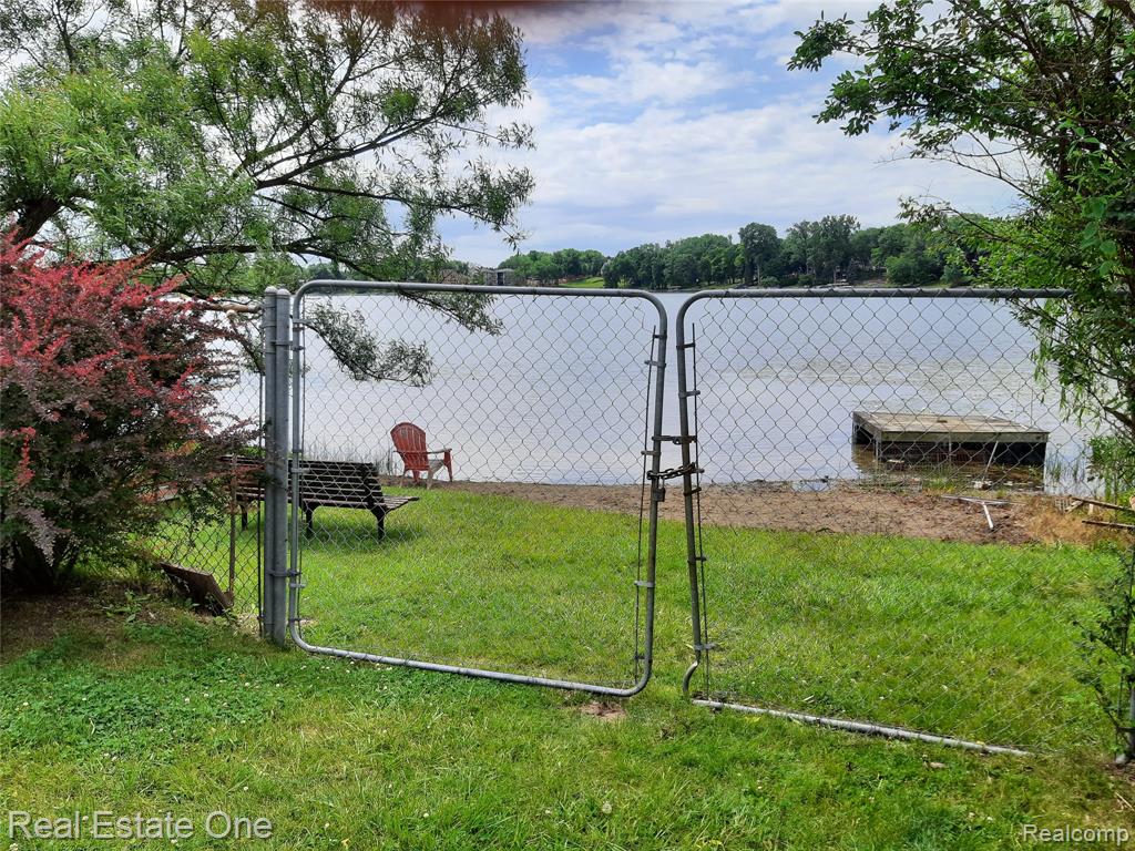 1850-1852 Ward Road Bloomfield Hills, MI 48302 - Photo 6 of 11 Gallery Image 6
