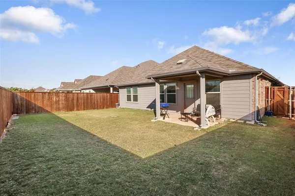 $425,000 | 3505 Kingsview Drive, Denton, TX 76207