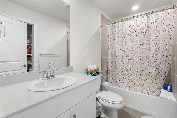 $425,000 | 3505 Kingsview Drive, Denton, TX 76207