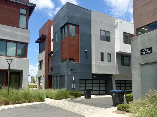 $1,399,000 | 253 Waypoint, Tustin, CA 92782