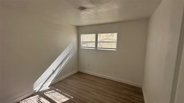 $1,350 | 510 North Shirley Street, Unit 6, Alvin, TX 77511