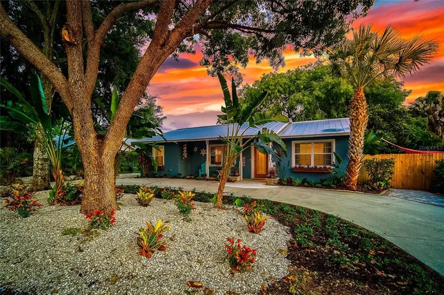 $2,800 | 426 Eagles Nest Lane, Sarasota, FL 34243