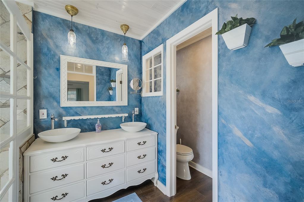 426 Eagles Nest Lane Sarasota, FL 34243 - Photo 20 of 44