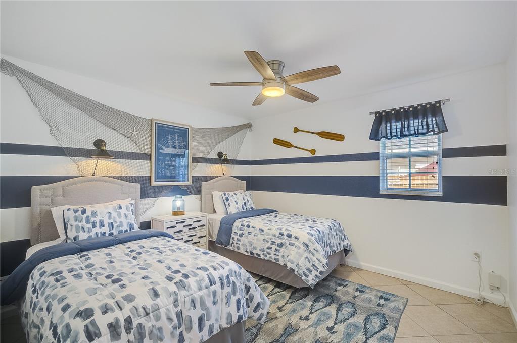 426 Eagles Nest Lane Sarasota, FL 34243 - Photo 21 of 44