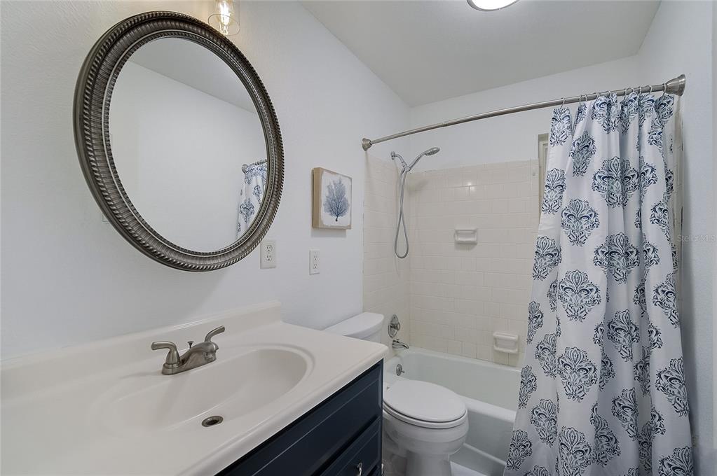 426 Eagles Nest Lane Sarasota, FL 34243 - Photo 22 of 44