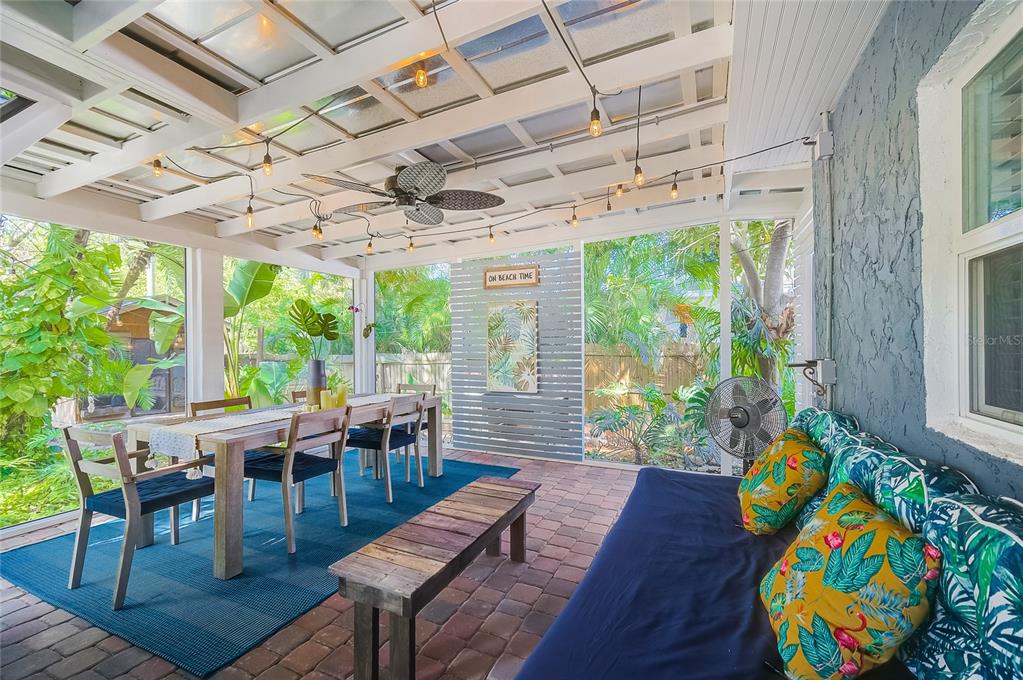 426 Eagles Nest Lane Sarasota, FL 34243 - Photo 30 of 44