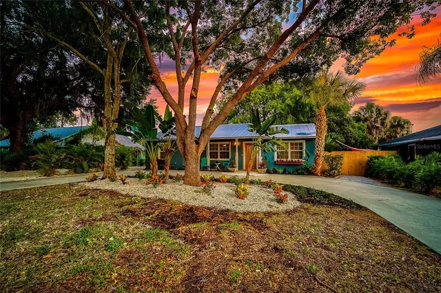 $2,800 | 426 Eagles Nest Lane, Sarasota, FL 34243