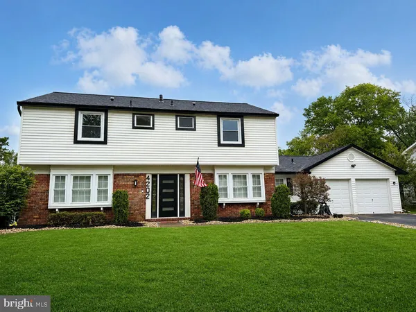 $879,900 | 4202 Minstrell Lane, Fairfax, VA 22033