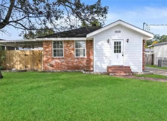 $1,900 | 32 Old Hickory Avenue, Chalmette, LA 70043