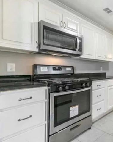 $1,900 | 32 Old Hickory Avenue, Chalmette, LA 70043