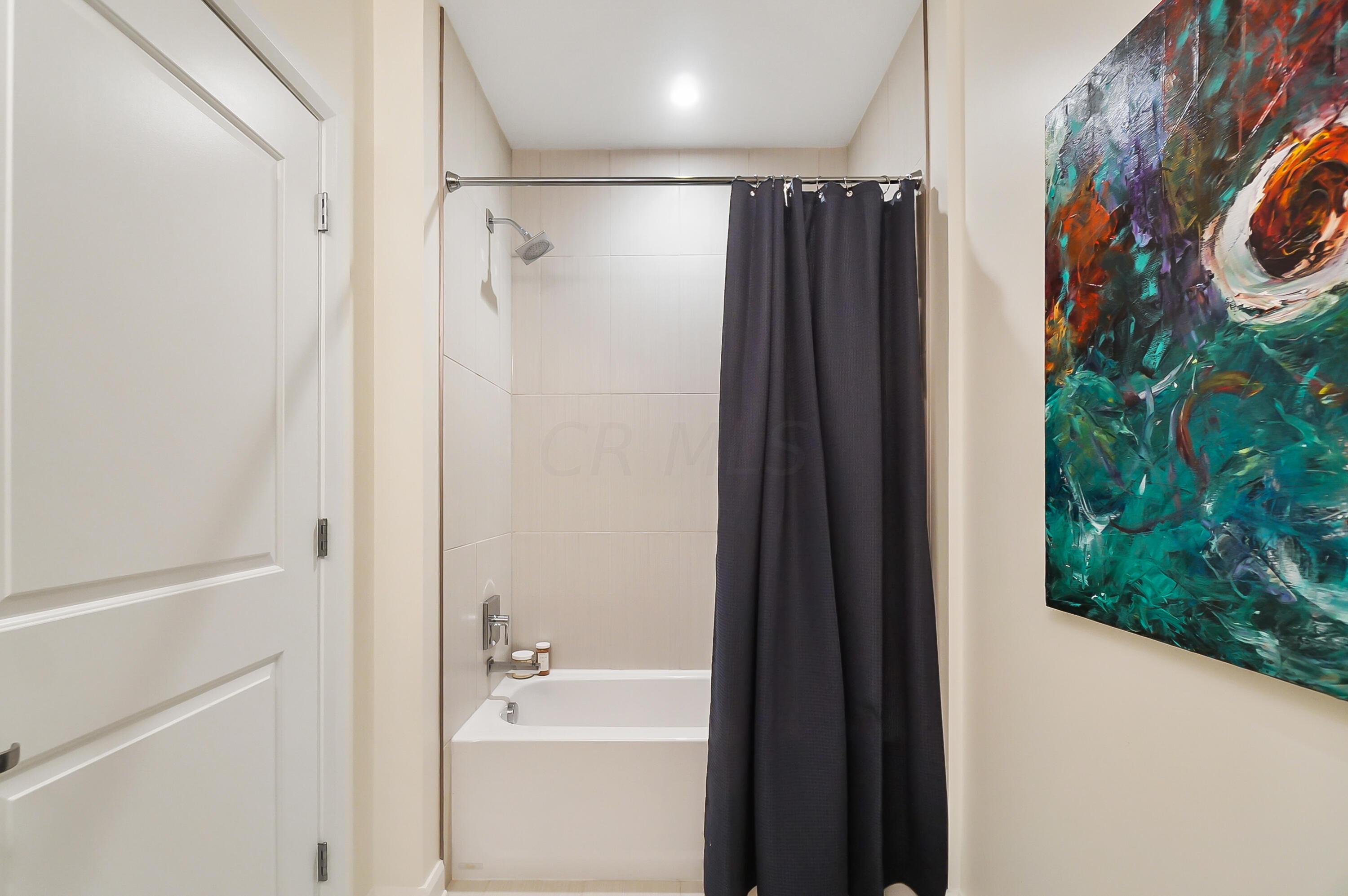 250 West Spring Street, Unit 925 Columbus, OH 43215 - Photo 33 of 57 Guest Bathroom