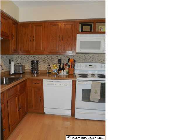 604 Wellington Place Aberdeen, NJ 07747 - Photo 2 of 13 Additional Photo