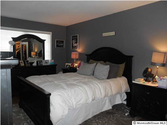 604 Wellington Place Aberdeen, NJ 07747 - Photo 5 of 13 Additional Photo