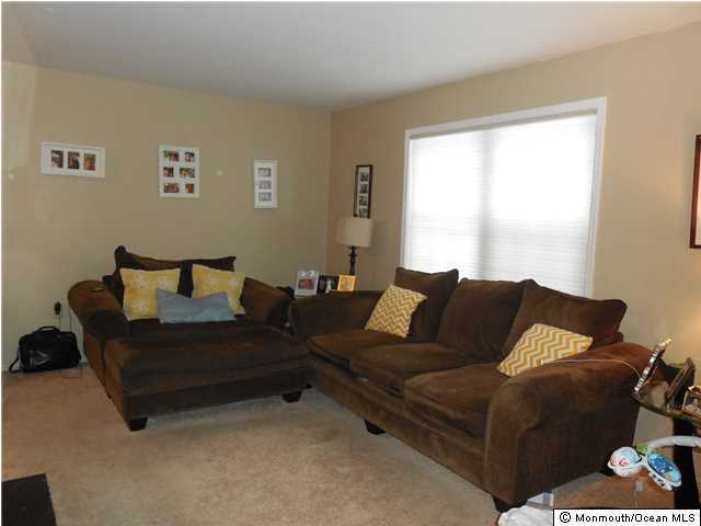 604 Wellington Place Aberdeen, NJ 07747 - Photo 9 of 13 Additional Photo