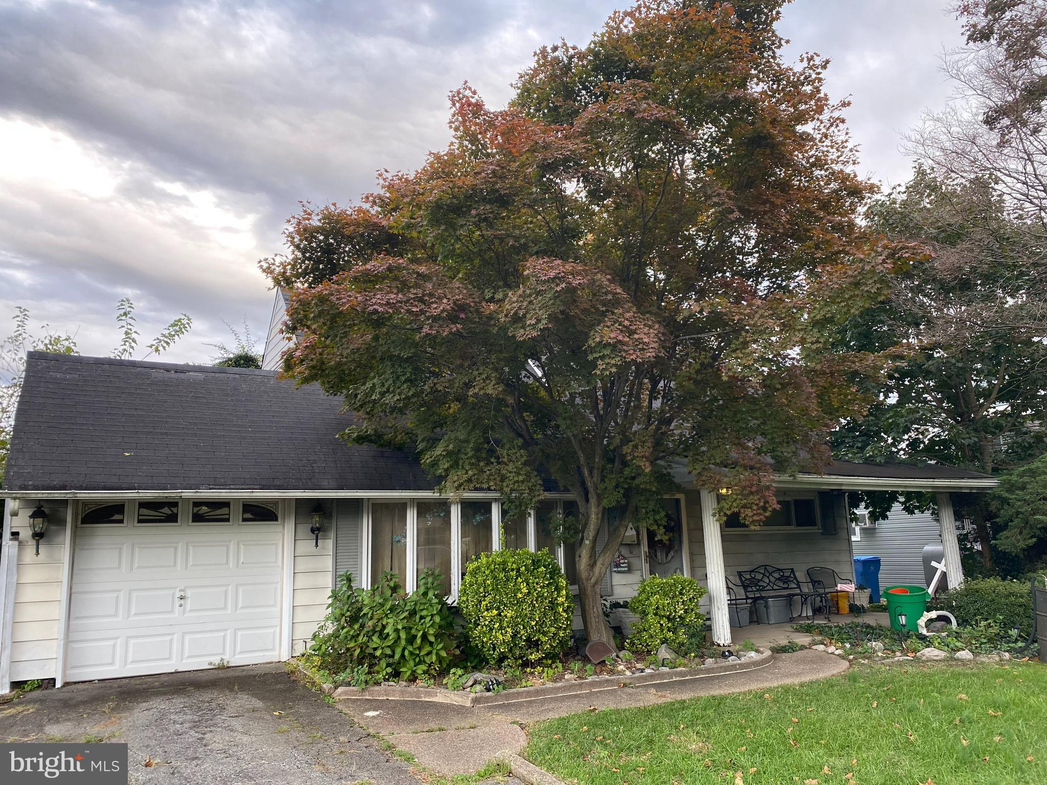 14 Maroon Road Levittown, PA 19056 - Photo 1 of 3 Gallery Image 1