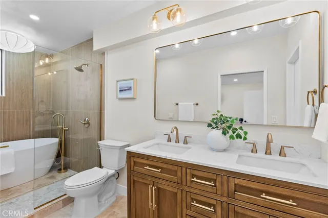 $1,099,000 | 1807 10th Street, Unit 4, Santa Monica, CA 90404