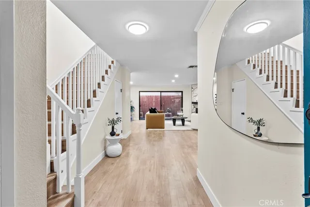 $1,099,000 | 1807 10th Street, Unit 4, Santa Monica, CA 90404