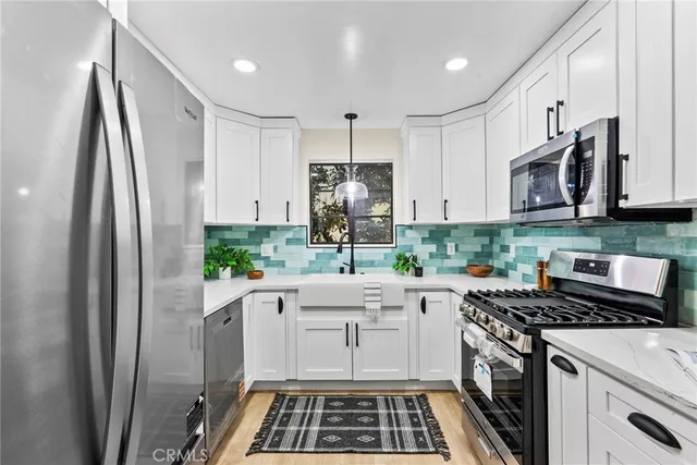 $1,099,000 | 1807 10th Street, Unit 4, Santa Monica, CA 90404