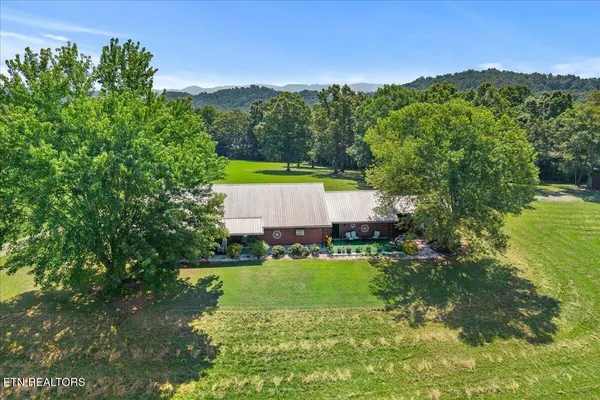 $725,000 | 910 Reagan Valley Road, Tellico Plains, TN 37385