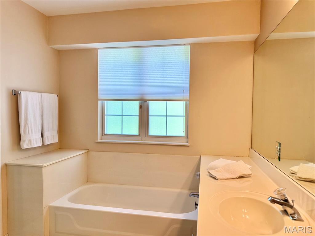 633 Lind Road St. Louis, MO 63125 - Photo 15 of 23 Gallery Image 15