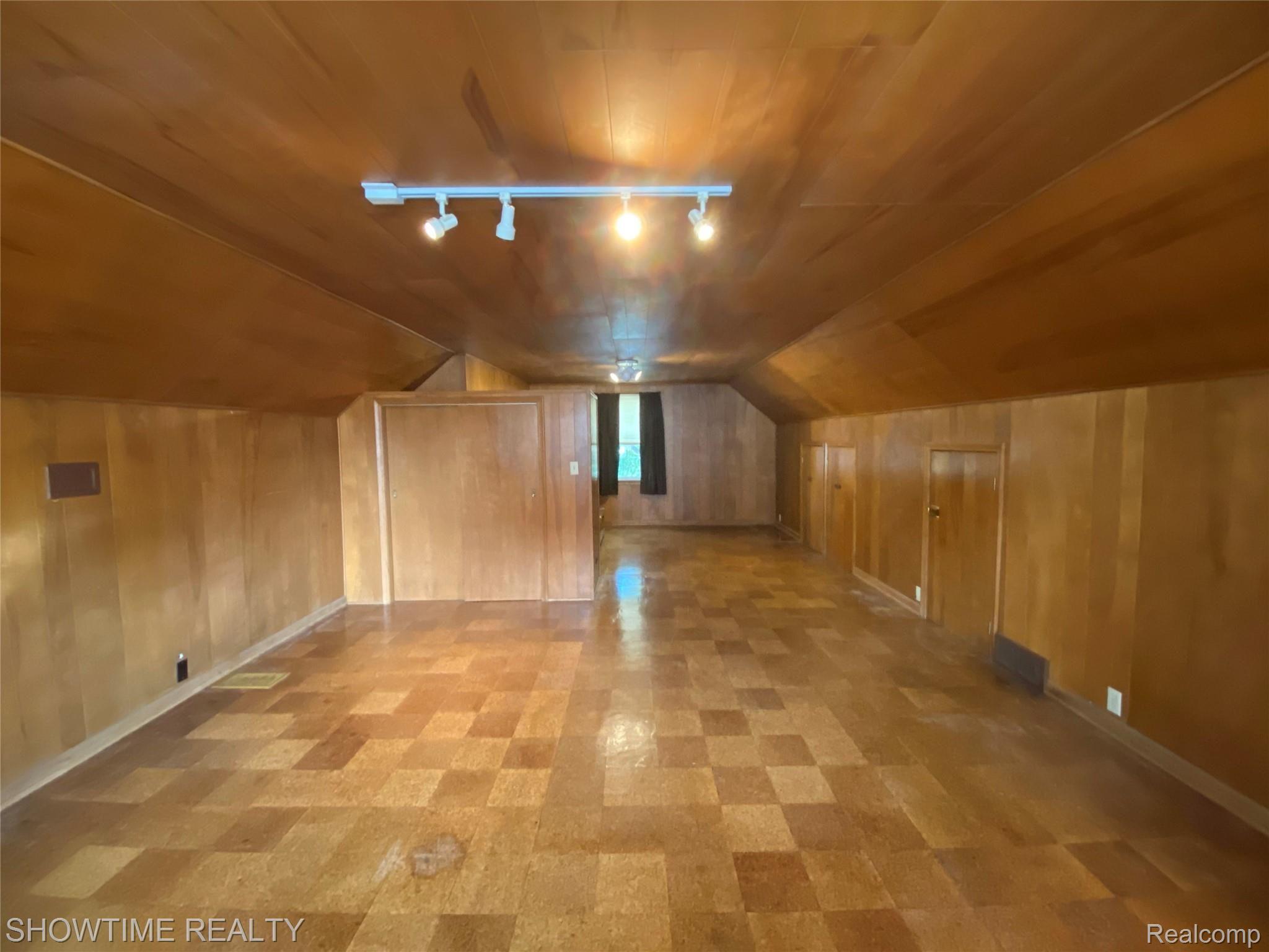 15143 Charles R Avenue Eastpointe, MI 48021 - Photo 10 of 18 IMG-4544.jpg