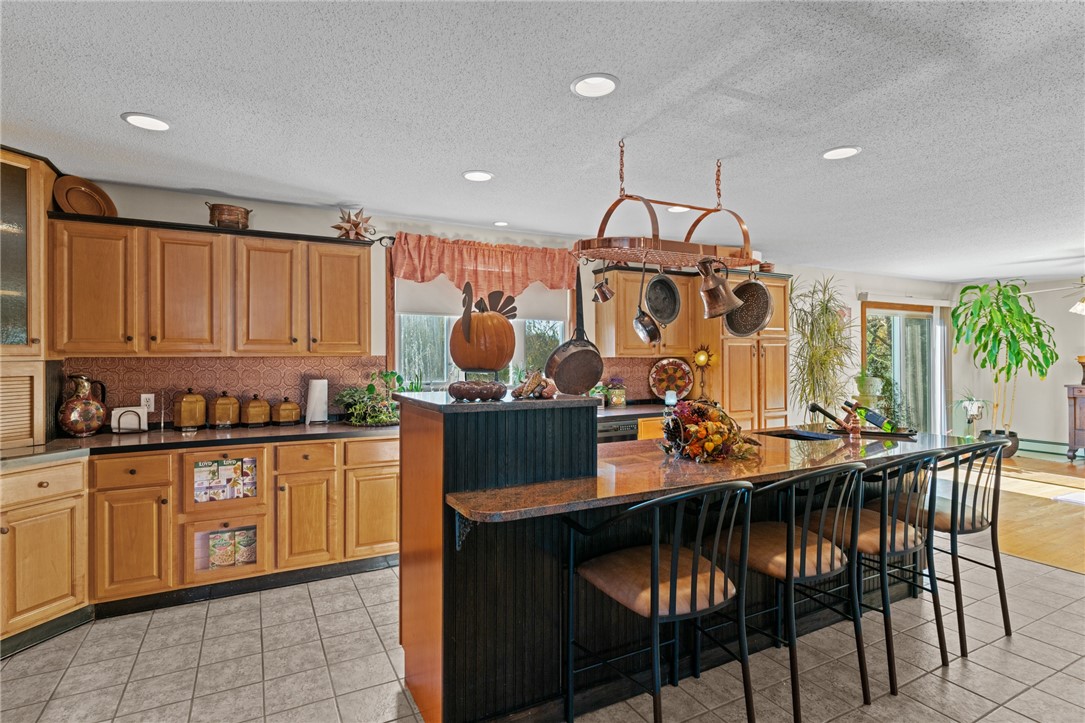 6 Country Road Warren, RI 02885 - Photo 11 of 41