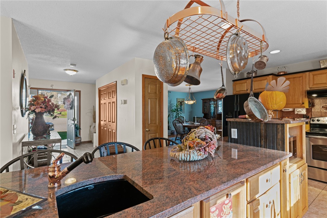 6 Country Road Warren, RI 02885 - Photo 13 of 41